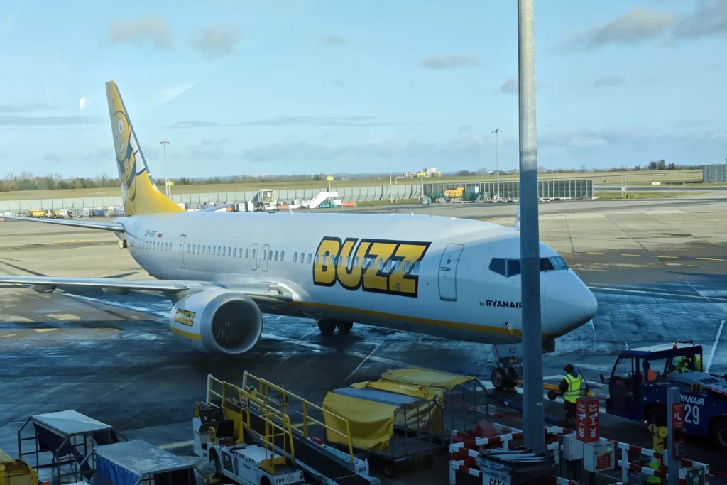 Літак авіакомпанії BUZZ-Ryanair