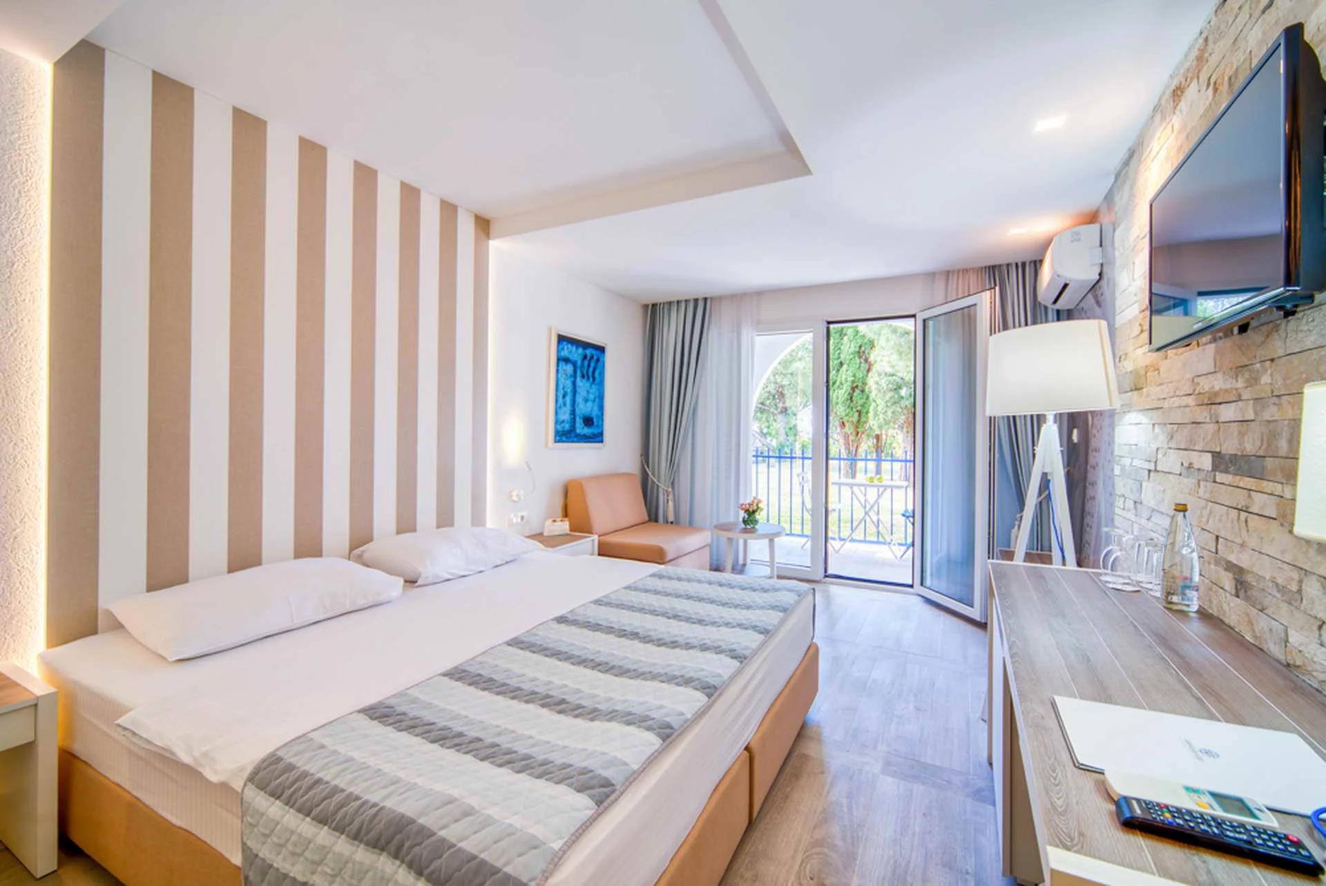 Aleksandar Hotel