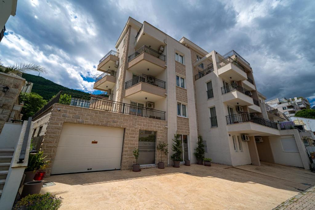 sun sea apartments 1